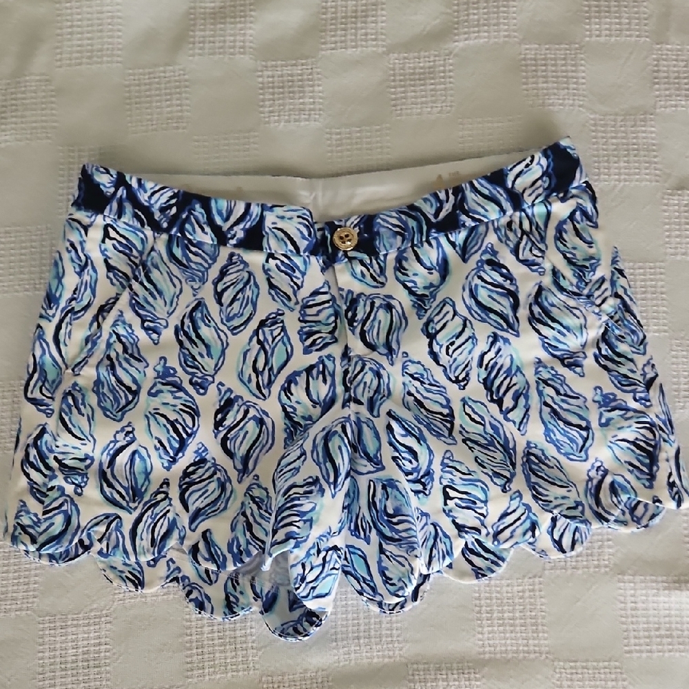 Lilly Buttercup Stretch  Resort White Drop In Engineered Short